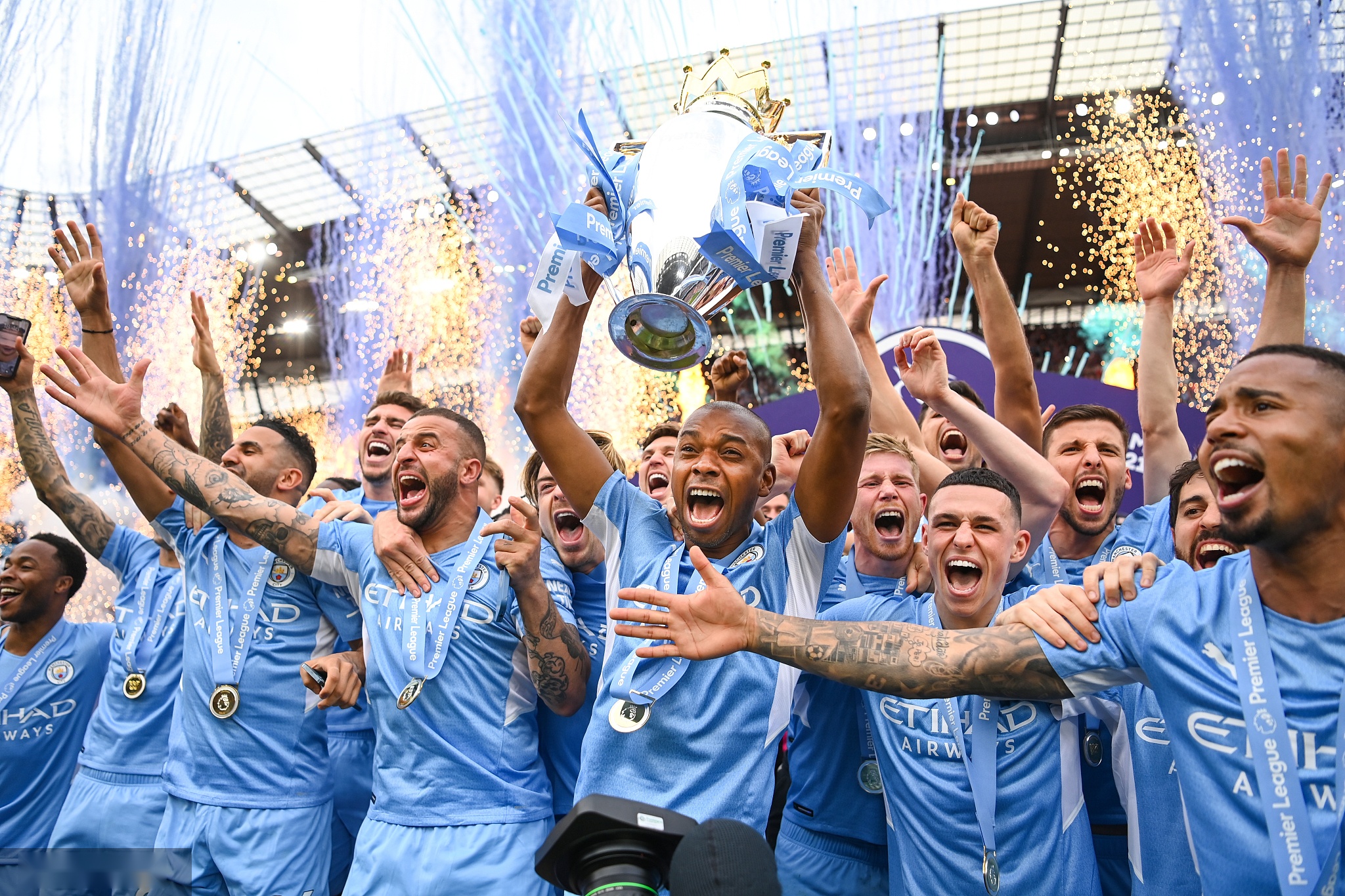 但後防線的 但後防線的